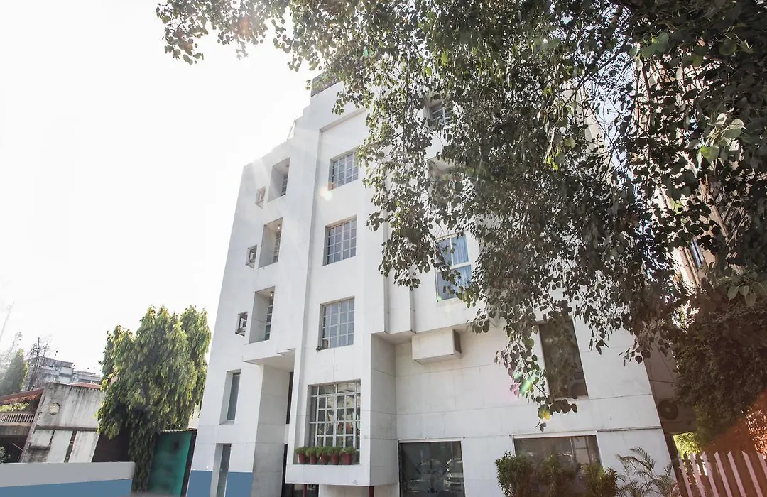 Oyo Flagship 140 Amaltas Ab Road-1