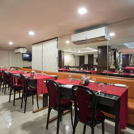 Oyo Flagship 140 Amaltas Ab Road-2